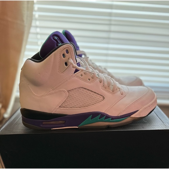 Air Jordan Retro 5 - Picture 3 of 3